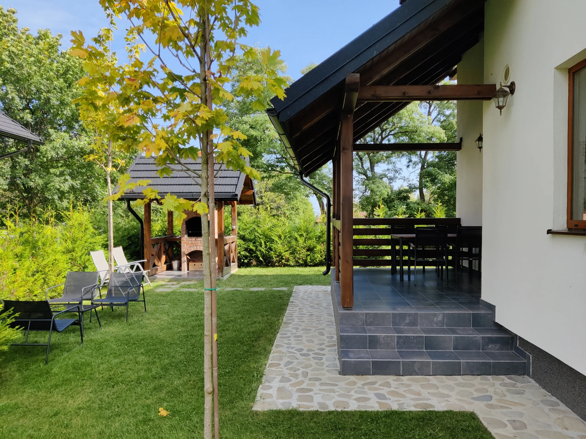 Ara Chalet